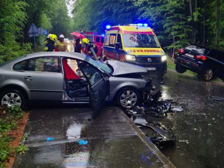 Obaj kierowcy trafili do szpitala